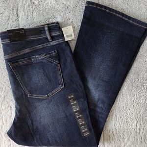 BUCKLE BLACK JEANS. CURVY. BOOTCUT. MID-RISE. STRETCH. SIZE 38